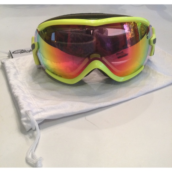 Smith Optics Virtue Yellow ChromaPop Everyday Red Mirror Ski Goggles NWT - Picture 1 of 7